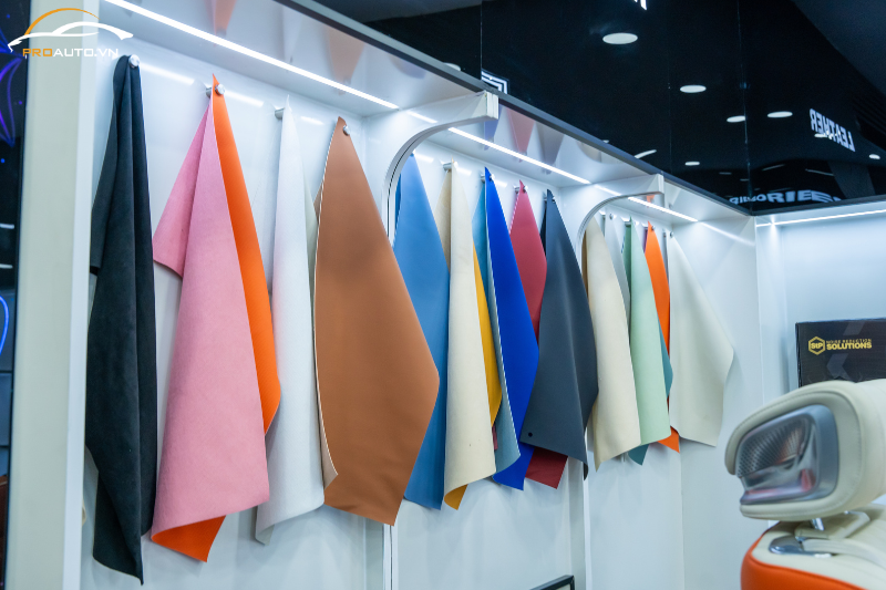 Chọn lựa màu sắc bọc ghế da ô tô 7 chỗ