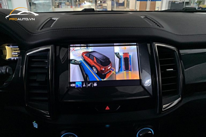 Góc view 3D toàn cảnh giúp dễ dàng quan sát khi lái xe