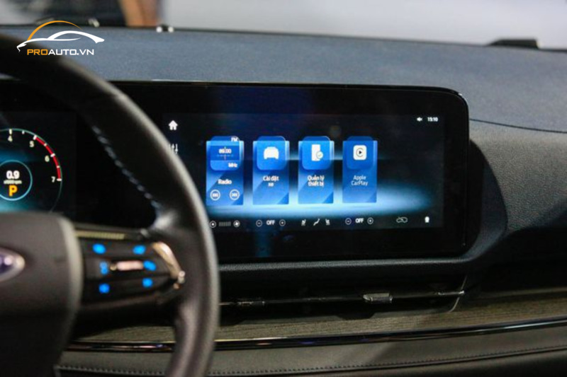 Màn hình giải trí trung tâm 12.3 inch hỗ trợ kết nối Apple CarPlay/Android Auto