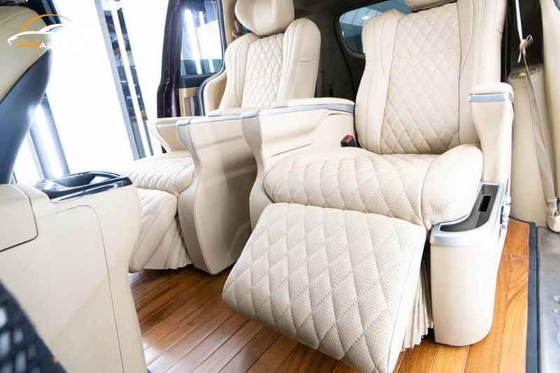 Độ bệ gác chân ghế Limousine cho xe Kia Sedona