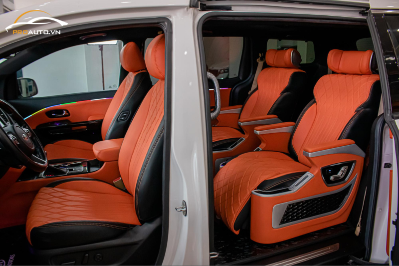 Độ ghế limousine cho xe Kia Sedona