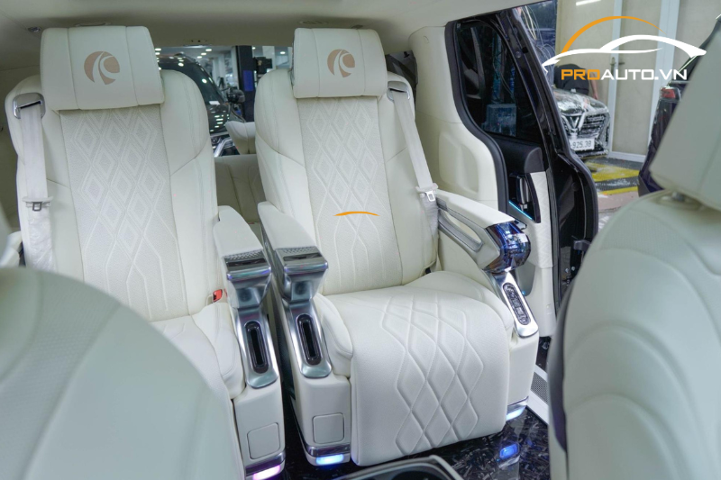 Độ ghế Limousine Crystal 4.0 đạt tiêu chuẩn 3C