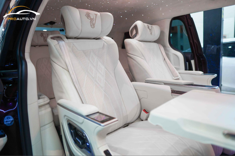 Mẫu độ ghế limousine xe Kia Sedona siêu xịn sò