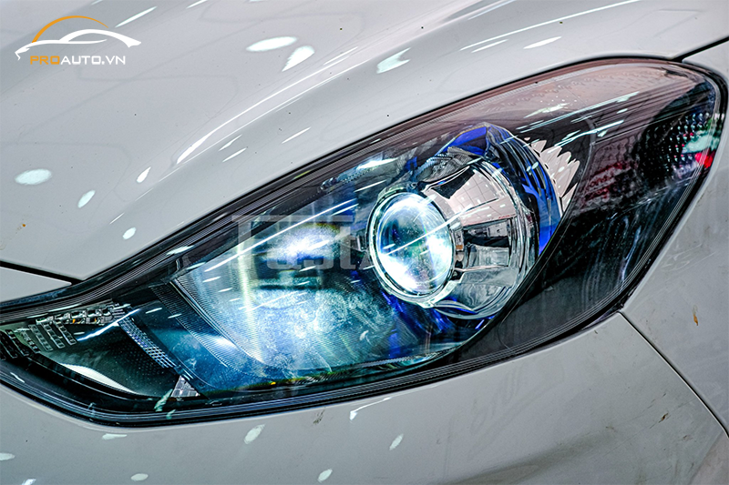 Độ đèn xe Hyundai Custin 2024 