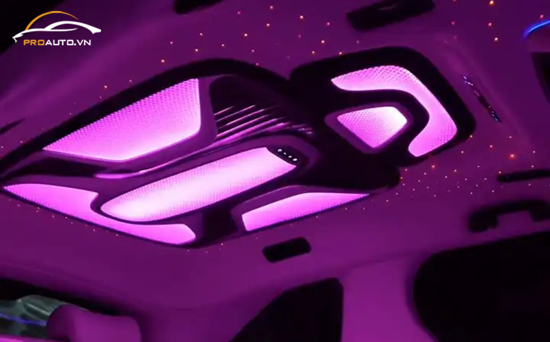 Độ đèn trần Spaceship xe Kia Carnival