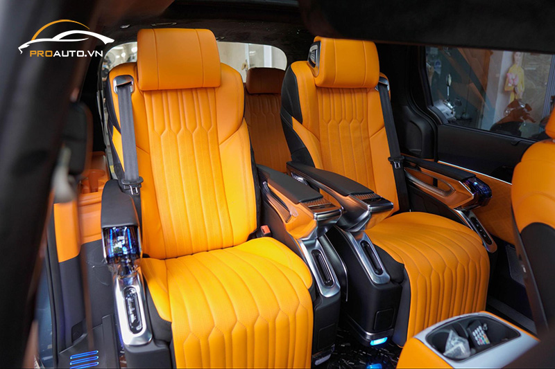 Chọn mẫu ghế Limousine Hyundai Custin 2024 phù hợp với giá trị và kích cỡ của xe