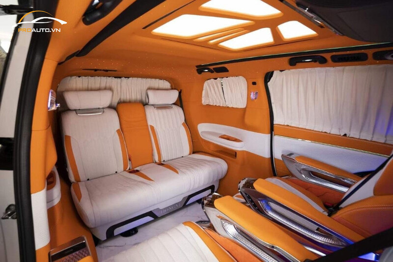 Có nên độ ghế Limousine cho xe Hyundai Custin 2024?