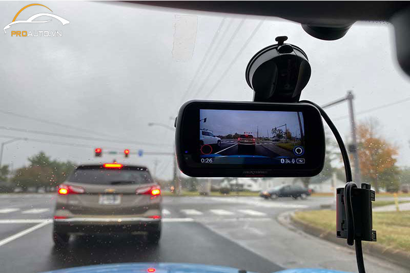Camera giám sát hành trình xe ô tô tích hợp nhiều tính năng nổi bật