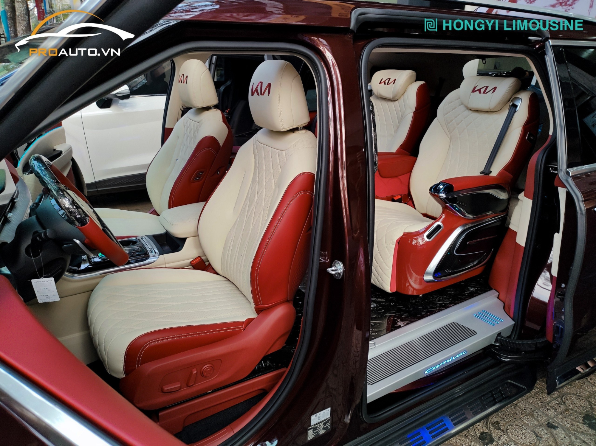 Màu đỏ kem với bộ ghế Hongyi Limousine chính hãng 