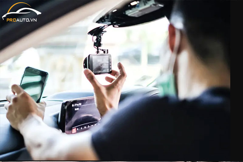 Vị trí lắp đặt camera giám sát ô tô ảnh hưởng trực tiếp đến tầm nhìn lái xe