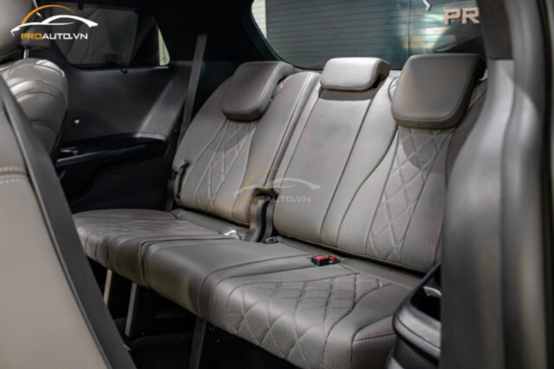 Bọc ghế da xe Toyota Hilux 2024