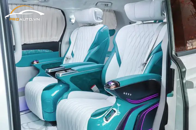 Ghế Limousine Crystal 2.0 với màu trắng và xanh ngọc