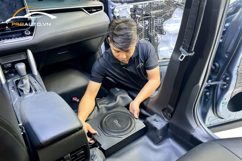 Nâng cấp âm thanh cho xe Toyota Prado 2024 