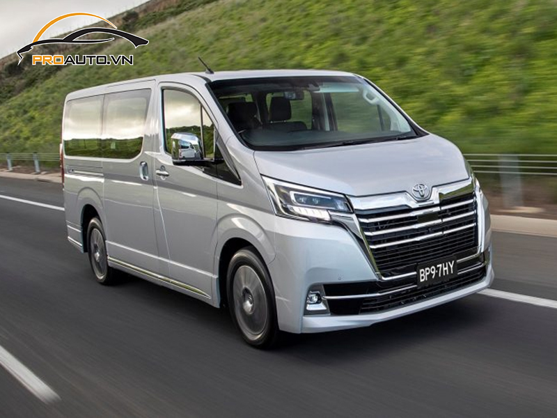 Camera lùi xe Toyota Granvia