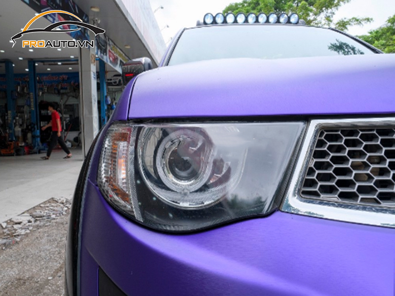 Dán wrap đổi màu xe Mitsubishi Triton