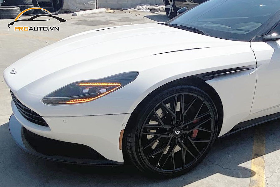 Độ mâm xe Aston Martin BD11