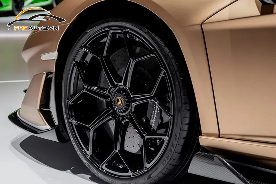 Do mam Lamborghini Aventador hinh 3
