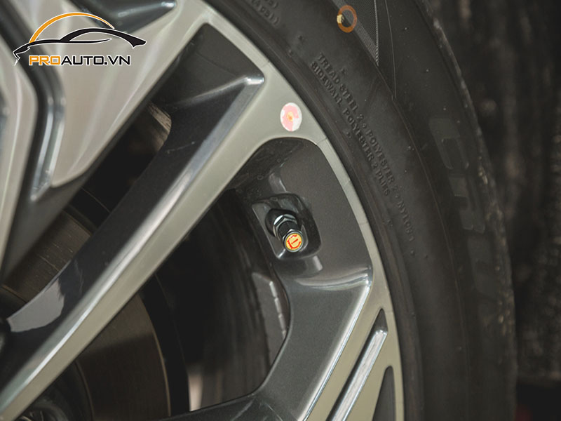 Lắp cảm biến áp suất lốp cho xe Honda CRV