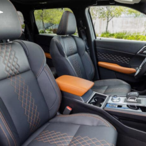 Bọc da đổi màu nội thất xe Mitsubishi Outlander