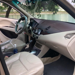 Bọc da taplo xe Mitsubishi Zinger