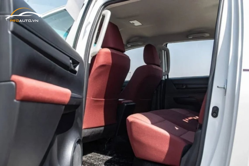 Bọc da tappi cửa xe Toyota Hilux