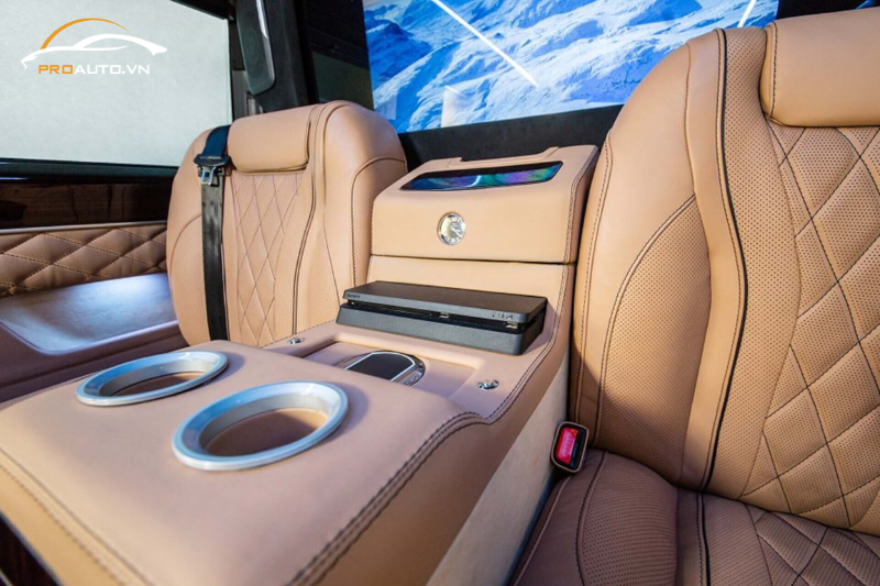 Bọc da thân con ngựa xe Mercedes V-Class
