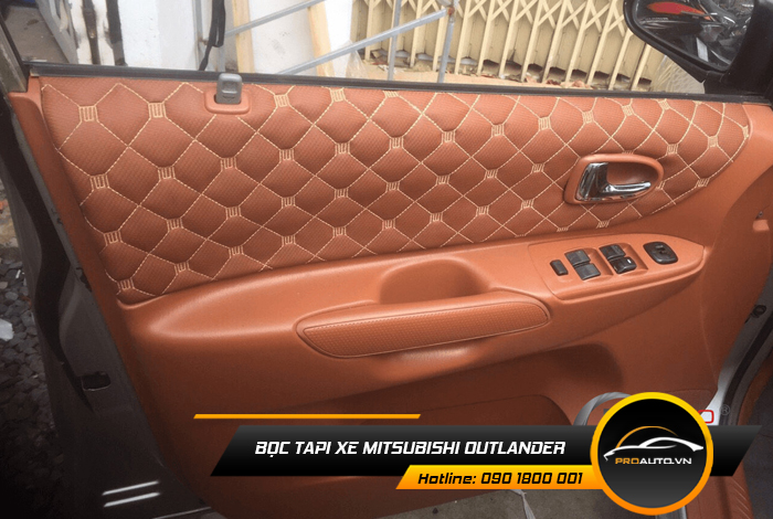 Bọc da tapi cửa Mitsubishi Outlander
