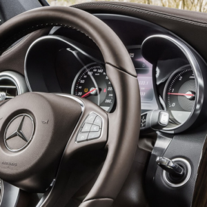 Bọc vô lăng xe Mercedes GLC 200