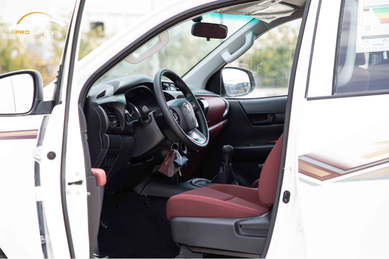 Bọc vô lăng xe Toyota Hilux