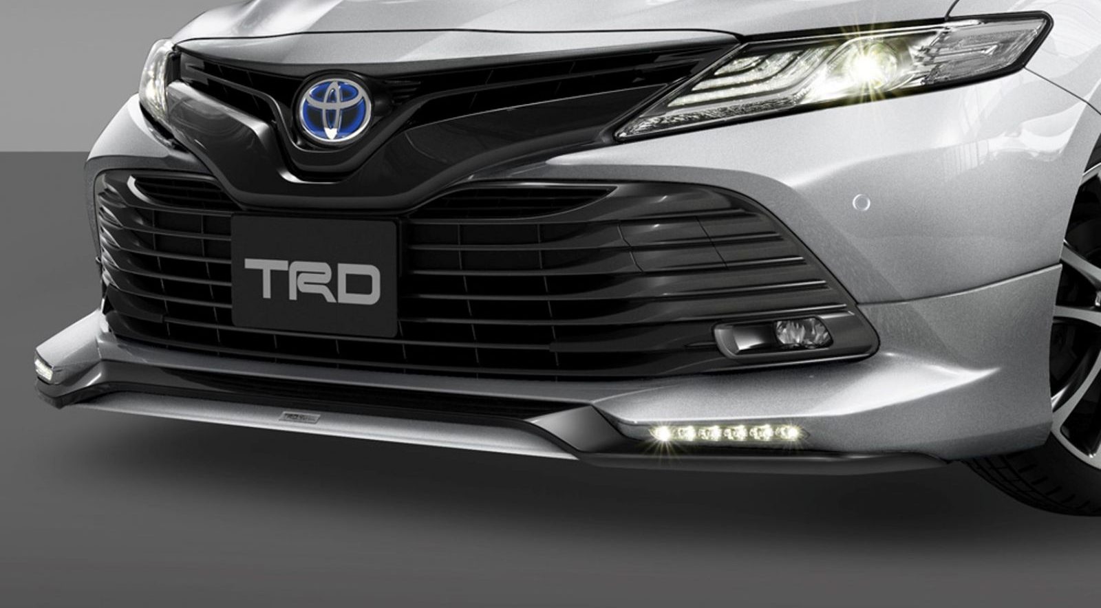 Độ ốp cản trước tích hợp đèn LED