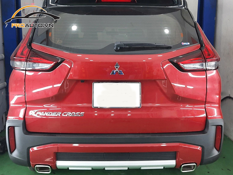 Dán wrap đổi màu cho xe Mitsubishi Xpander Cross