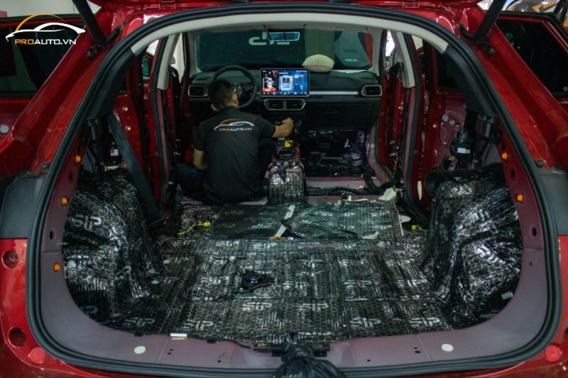 Cách âm sàn ô tô điện Vinfast VF8