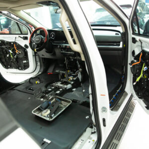 Alternative view of Cách âm xe Chevrolet Trailblazer