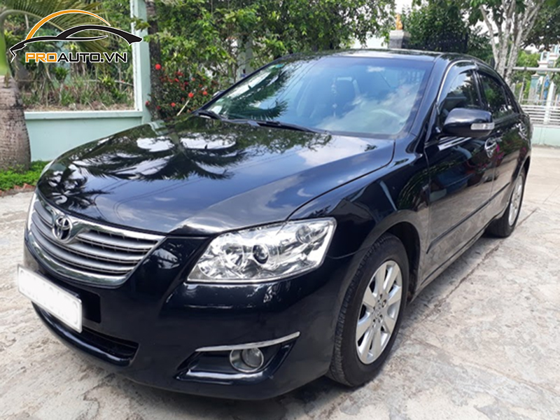 Lắp cảm biến áp suất lốp cho xe Toyota Camry