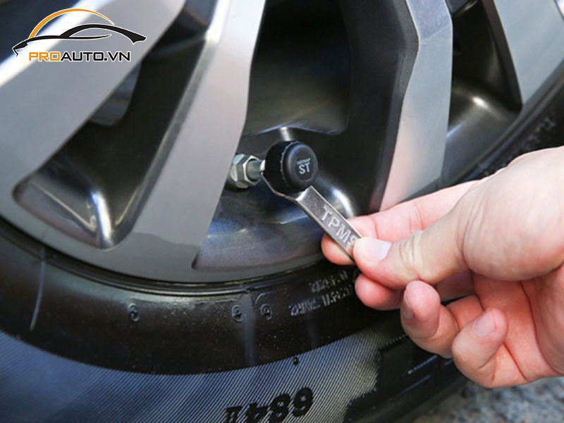 Lắp Cảm Biến Áp Suất Lốp Cho Xe Chevrolet Cruze