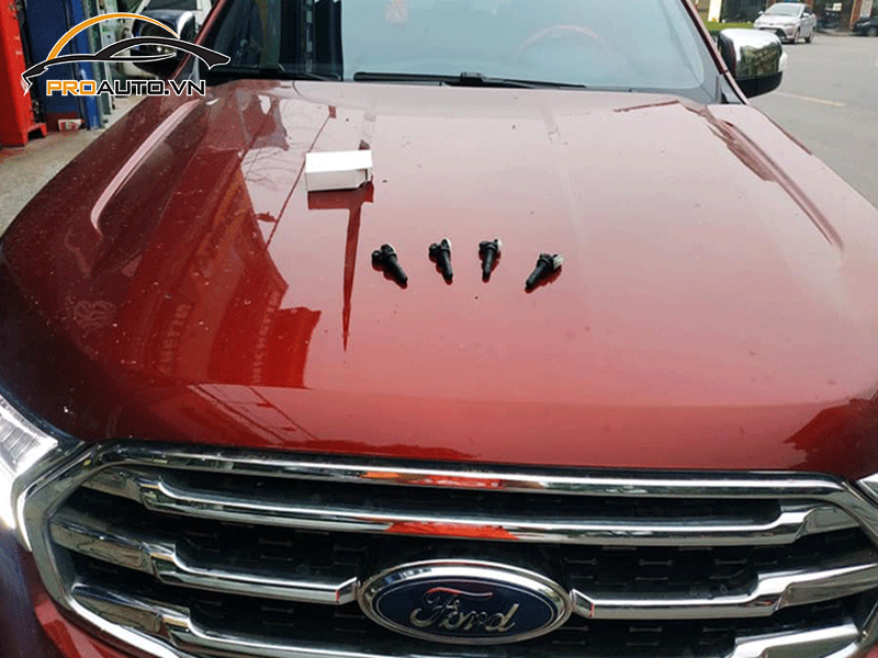 Lắp Cảm Biến Áp Suất Lốp Cho Xe Ford Everest