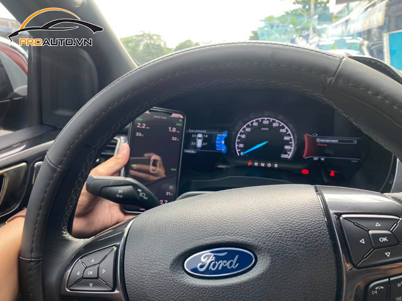 Lắp Cảm Biến Áp Suất Lốp Cho Xe Ford Everest