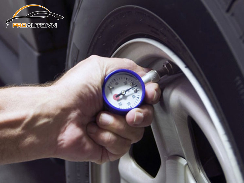 Lắp Cảm Biến Áp Suất Lốp Cho Xe Ford Everest