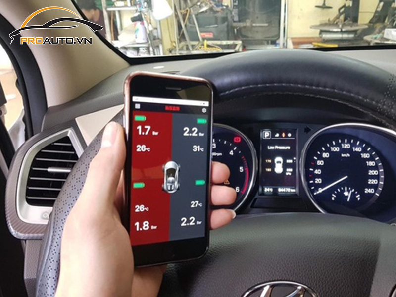 Lắp cảm biến áp suất lốp cho xe Toyota Fortuner