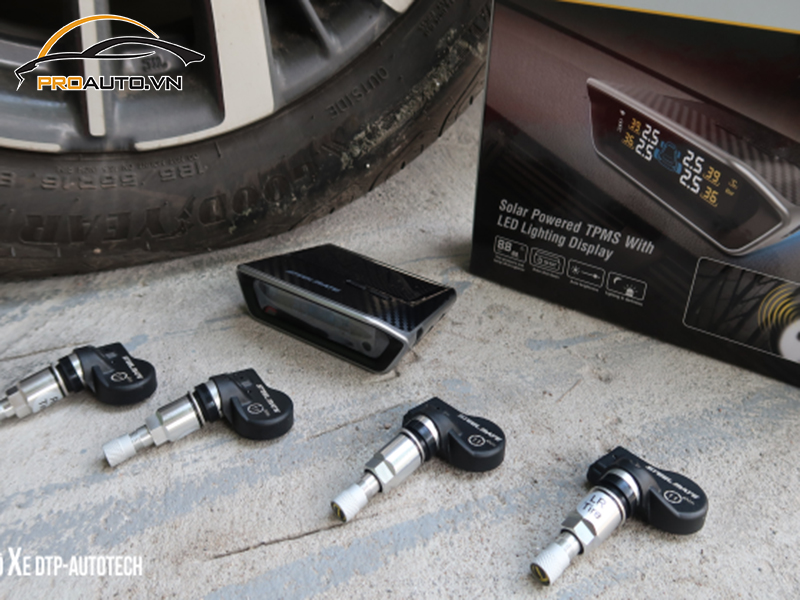 Lắp cảm biến áp suất lốp cho xe Hyundai Kona