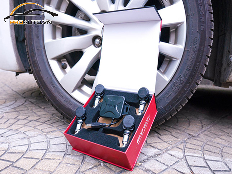 Lắp cảm biến áp suất lốp cho xe Hyundai Kona