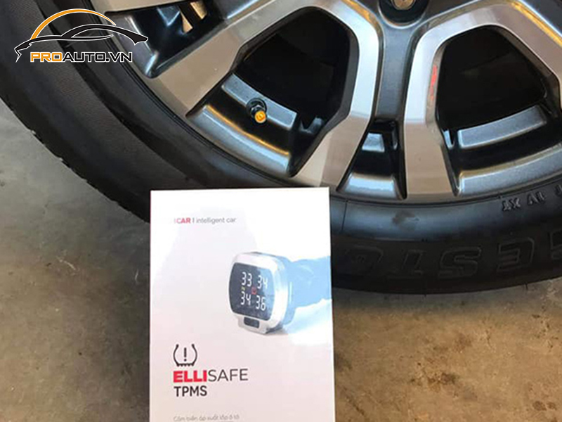 Lắp cảm biến áp suất lốp cho xe Hyundai Starex