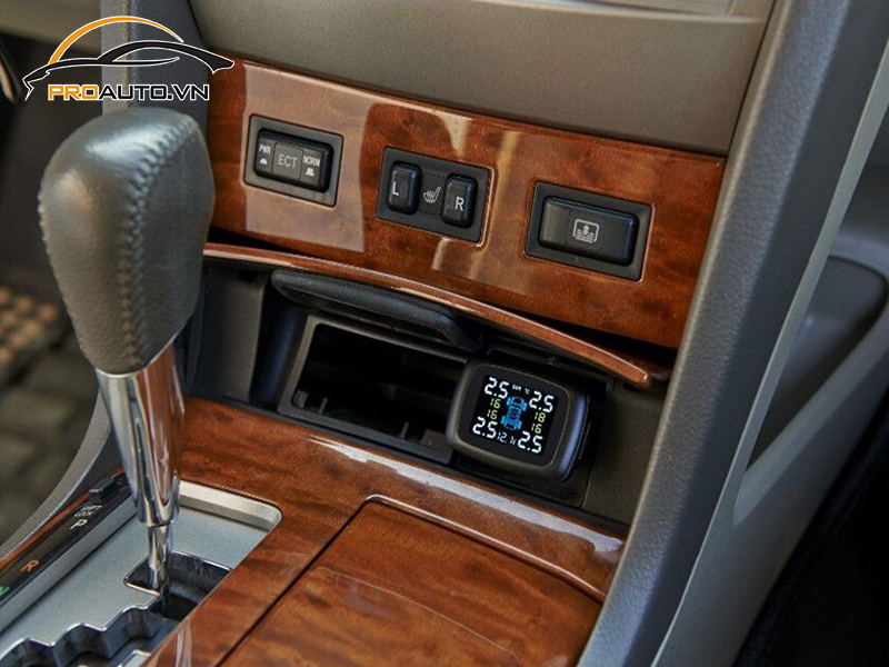 Lắp Cảm Biến Áp Suất Lốp Cho Xe BMW Series 7