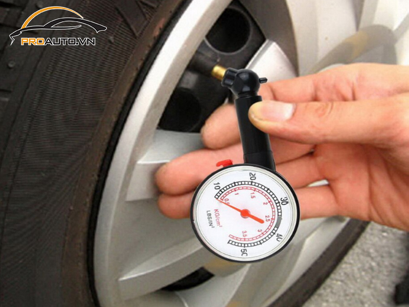 Lắp cảm biến áp suất lốp cho xe Hyundai Sonata