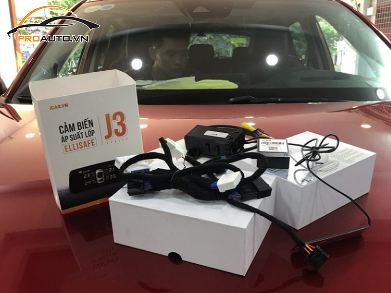 Lắp cảm biến áp suất lốp cho xe Hyundai Sonata