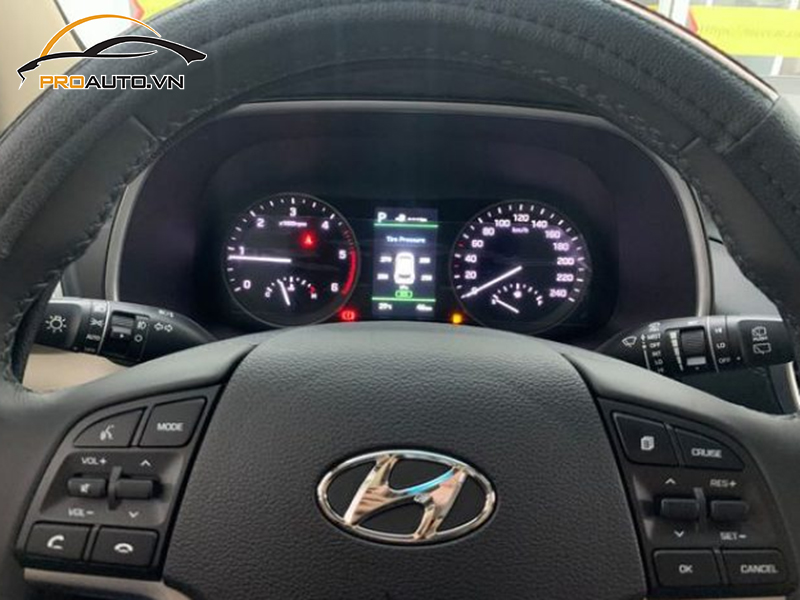 Lắp cảm biến áp suất lốp cho xe Hyundai Tucson