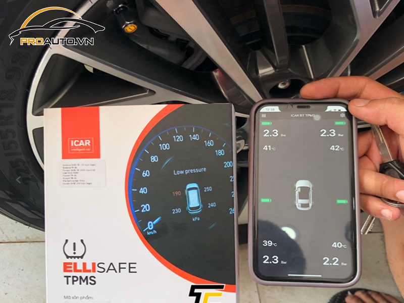 Lắp cảm biến áp suất lốp cho xe Hyundai Tucson