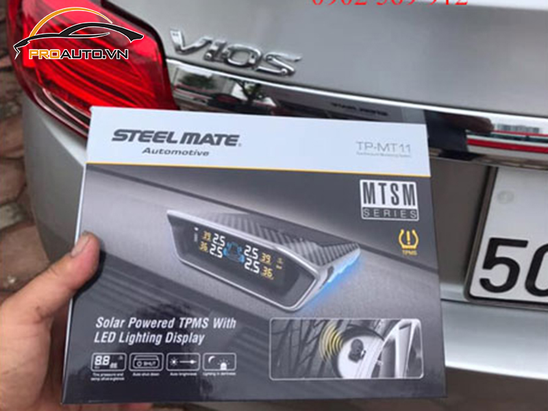 Lắp cảm biến áp suất lốp cho xe Toyota Vios