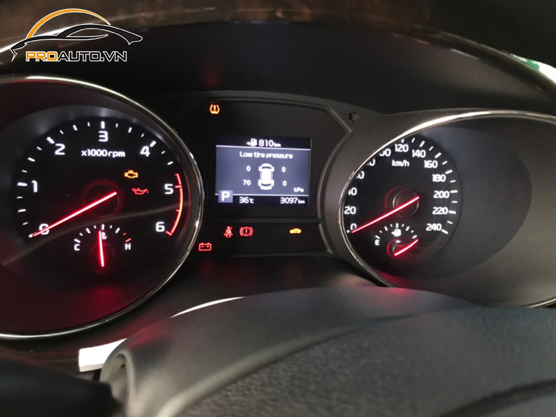 Lắp Cảm Biến Áp Suất Lốp Cho Xe Kia Sedona
