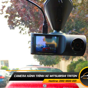 camera hanh trinh xe mitsubishi triton 1